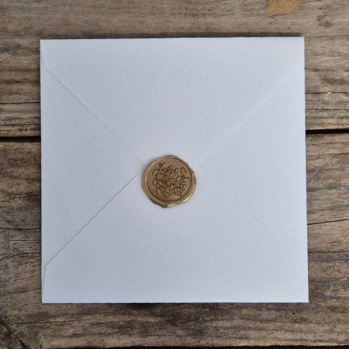partecipazioni matrimonio quadrata bianca con un invito